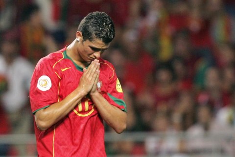 Koszulka Piłkarska Portugalia Euro 2004 Home Retro Koszulka Piłkarska Portugalia Euro 2004 Home Retro