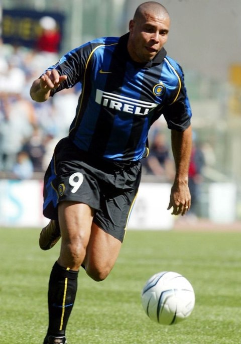 Koszulka Piłkarska Inter Mediolan 2001/2002 Home Retro Koszulka Piłkarska Inter Mediolan 2001/2002 Home Retro