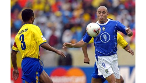 KOSZULKA PIŁKARSKA BRAZYLIA 2004 AWAY RETRO KOSZULKA PIŁKARSKA BRAZYLIA 2004 AWAY RETRO