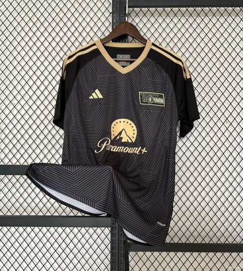 Koszulka Piłkarska Union Berlin 2023/2024 Away Fan Koszulka Piłkarska Union Berlin 2023/2024 Away Fan
