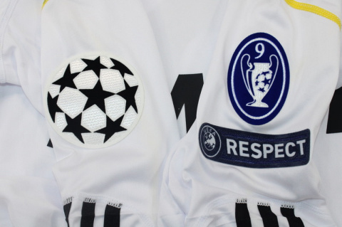 Koszulka Piłkarska Real Madryt 2009/2010 Retro Długi Rękaw, Ronaldo, Kaka Koszulka Piłkarska Real Madryt 2009/2010 Retro Długi Rękaw, Ronaldo, Kaka