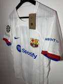 KOSZULKA PIŁKARSKA FC BARCELONA 2023/2024 BIAŁA ZAWODNIK KOSZULKA PIŁKARSKA FC BARCELONA 2023/2024 BIAŁA ZAWODNIK