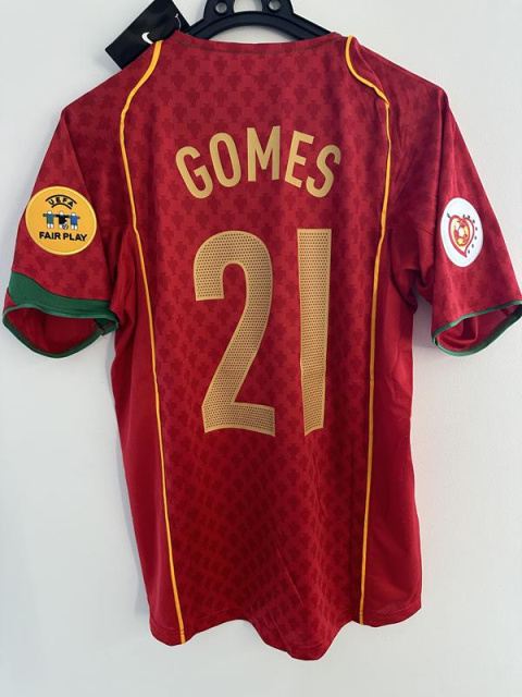 Koszulka Piłkarska Portugalia Euro 2004 Home Retro, Ronaldo, Nuno Gomes, Rui Costa Koszulka Piłkarska Portugalia Euro 2004 Home Retro, Ronaldo, Nuno Gomes, Rui Costa