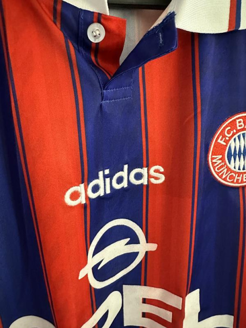 Koszulka Piłkarska Bayern Monachium 1995/1996 Retro Koszulka Piłkarska Bayern Monachium 1995/1996 Retro