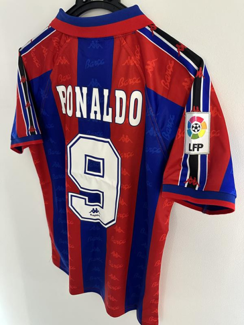Koszulka Piłkarska FC Barcelona 1996/1997 Home Retro, Ronaldo, Figo, Guardiola Koszulka Piłkarska FC Barcelona 1996/1997 Home Retro, Ronaldo, Figo, Guardiola