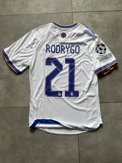 Koszulka Piłkarska Real Madryt 2021/22 Retro Koszulka Piłkarska Real Madryt 2021/22 Retro
