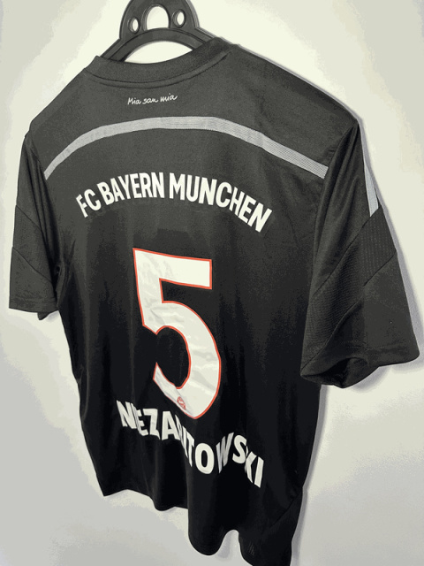 Koszulka Piłkarska Bayern Monachium 2014/2015 Away Retro Koszulka Piłkarska Bayern Monachium 2014/2015 Away Retro