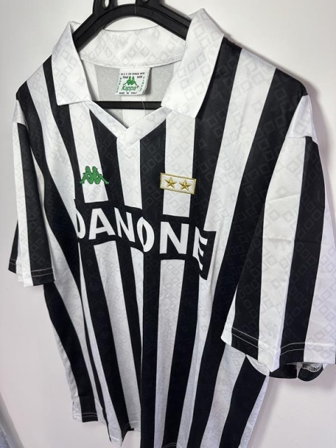 Koszulka Piłkarska Juventus Turyn 1993/1994 Retro Koszulka Piłkarska Juventus Turyn 1993/1994 Retro