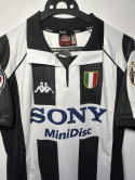 Koszulka Piłkarska Juventus Turyn 1997/1998 Retro Koszulka Piłkarska Juventus Turyn 1997/1998 Retro