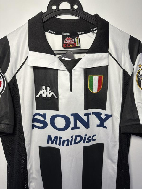 Koszulka Piłkarska Juventus Turyn 1997/1998 Retro Koszulka Piłkarska Juventus Turyn 1997/1998 Retro
