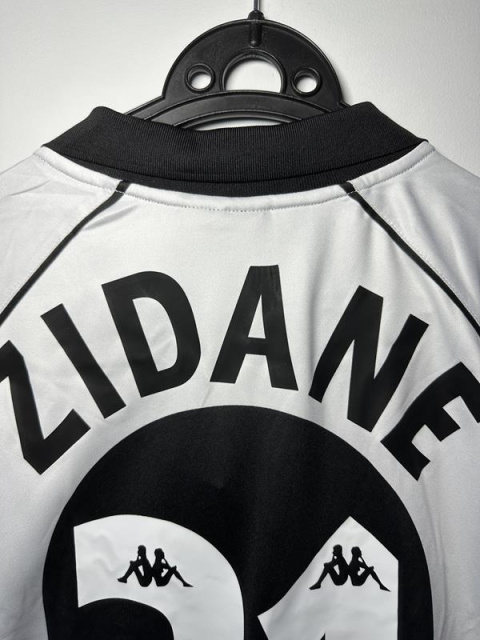 Koszulka Piłkarska Juventus Turyn 1997/1998 Retro Koszulka Piłkarska Juventus Turyn 1997/1998 Retro