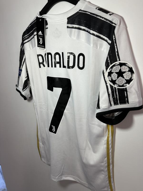 Koszulka Piłkarska Juventus Turyn 2020/2021 Retro Koszulka Piłkarska Juventus Turyn 2020/2021 Retro