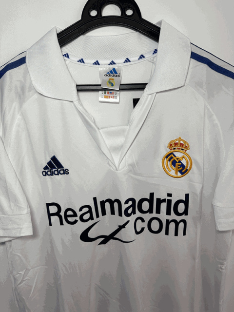 Koszulka Piłkarska Real Madryt 2001/2002 Retro Koszulka Piłkarska Real Madryt 2001/2002 Retro