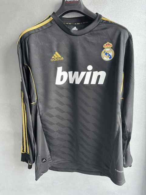 Koszulka Piłkarska Real Madryt 2011/2012 Away Retro Koszulka Piłkarska Real Madryt 2011/2012 Away Retro