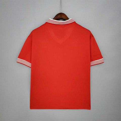 Koszulka Piłkarska Manchester United 1977 Retro Koszulka Piłkarska Manchester United 1977 Retro