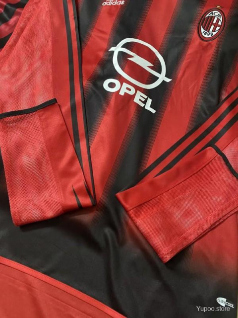 Koszulka Piłkarska AC Milan 2004/2005 Home Retro Długi Rękaw Koszulka Piłkarska AC Milan 2004/2005 Home Retro Długi Rękaw