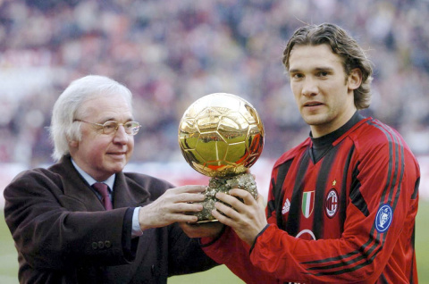Koszulka Piłkarska AC Milan 2004/2005 Home Retro Długi Rękaw Koszulka Piłkarska AC Milan 2004/2005 Home Retro Długi Rękaw