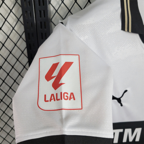 Koszulka Piłkarska Valencia CF 2023/2024 Home Fan Koszulka Piłkarska Valencia CF 2023/2024 Home Fan