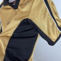 Koszulka Piłkarska Manchester United 2001/2002 100th Anniversary Gold Retro, Beckham, van Nistelrooy, Scholes Koszulka Piłkarska Manchester United 2001/2002 100th Anniversary Gold Retro, Beckham, van Nistelrooy, Scholes