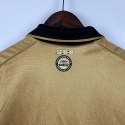 Koszulka Piłkarska Manchester United 2001/2002 100th Anniversary Gold Retro, Beckham, van Nistelrooy, Scholes Koszulka Piłkarska Manchester United 2001/2002 100th Anniversary Gold Retro, Beckham, van Nistelrooy, Scholes