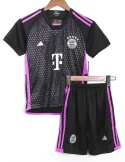 Piłkarski Komplet Strój Dziecięcy Bayern Monachium Away 2023/2024 Piłkarski Komplet Strój Dziecięcy Bayern Monachium Away 2023/2024