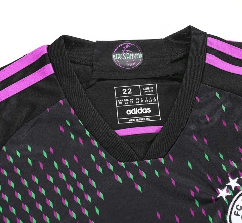 Piłkarski Komplet Strój Dziecięcy Bayern Monachium Away 2023/2024 Piłkarski Komplet Strój Dziecięcy Bayern Monachium Away 2023/2024