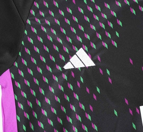 Piłkarski Komplet Strój Dziecięcy Bayern Monachium Away 2023/2024 Piłkarski Komplet Strój Dziecięcy Bayern Monachium Away 2023/2024