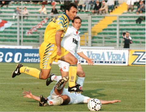 Koszulka Piłkarska AC Parma 1995/1997 Home Retro Koszulka Piłkarska AC Parma 1995/1997 Home Retro