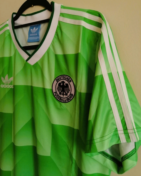 Koszulka Piłkarska Niemcy 1988 Away RETRO, KLINSMANN, VOLLER, MATTHAUS Koszulka Piłkarska Niemcy 1988 Away RETRO, KLINSMANN, VOLLER, MATTHAUS