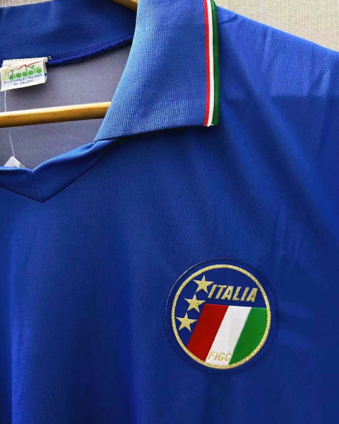 Koszulka Piłkarska Włochy 1990 RETRO, BAGGIO, MANCINI, VIALLI, MALDINI, Italy 1990 Jersey Koszulka Piłkarska Włochy 1990 RETRO, BAGGIO, MANCINI, VIALLI, MALDINI, Italy 1990 Jersey