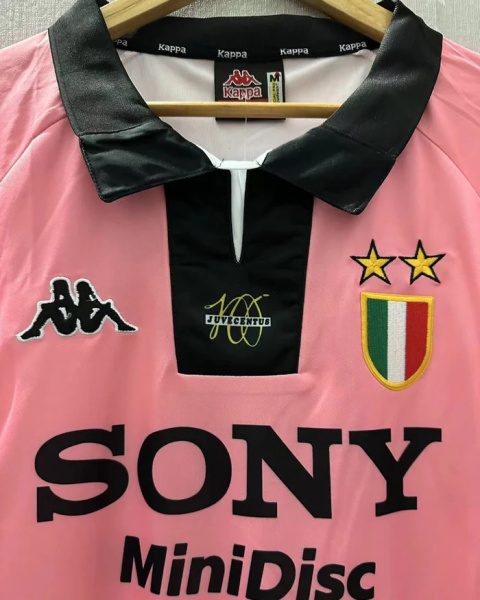 Koszulka Piłkarska Juventus Turyn 1997/1998 Pink Retro, Del Piero, Zidane Koszulka Piłkarska Juventus Turyn 1997/1998 Pink Retro, Del Piero, Zidane