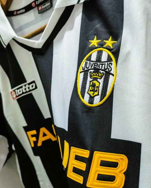 Koszulka Piłkarska Juventus Turyn 2001/2002 Home Retro, Del Piero, Trezeguet, Salas Koszulka Piłkarska Juventus Turyn 2001/2002 Home Retro, Del Piero, Trezeguet, Salas