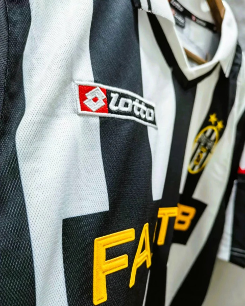 Koszulka Piłkarska Juventus Turyn 2001/2002 Home Retro, Del Piero, Trezeguet, Salas Koszulka Piłkarska Juventus Turyn 2001/2002 Home Retro, Del Piero, Trezeguet, Salas