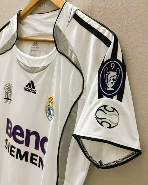 Koszulka Real Madryt 2006/2007 Retro, Ronaldo, Beckham, Roberto Carlos Koszulka Real Madryt 2006/2007 Retro, Ronaldo, Beckham, Roberto Carlos