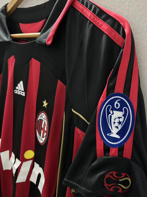 Koszulka Piłkarska AC Milan 2006/2007 Retro, Kaka, Ronaldo, Inzaghi, Pirlo, Seedorf, Gattuso Koszulka Piłkarska AC Milan 2006/2007 Retro, Kaka, Ronaldo, Inzaghi, Pirlo, Seedorf, Gattuso