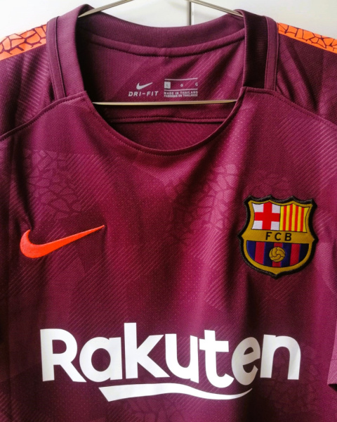 Koszulka Piłkarska FC Barcelona 2017/2018 Away Retro, MESSI, SUAREZ, NEYMAR, INITESTA, XAVI Koszulka Piłkarska FC Barcelona 2017/2018 Away Retro, MESSI, SUAREZ, NEYMAR, INITESTA, XAVI