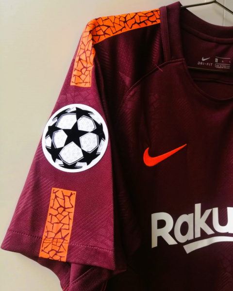 Koszulka Piłkarska FC Barcelona 2017/2018 Away Retro, MESSI, SUAREZ, NEYMAR, INITESTA, XAVI Koszulka Piłkarska FC Barcelona 2017/2018 Away Retro, MESSI, SUAREZ, NEYMAR, INITESTA, XAVI