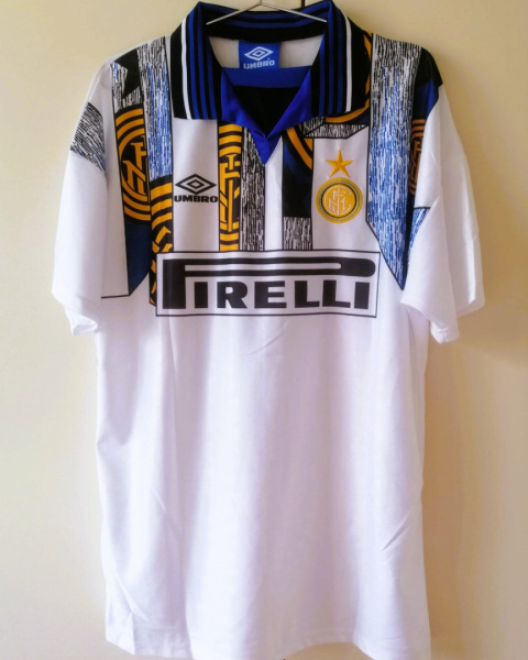 Koszulka Piłkarska Inter Mediolan 1996/1997 Away Retro, #6 Roberto Carlos Koszulka Piłkarska Inter Mediolan 1996/1997 Away Retro, #6 Roberto Carlos