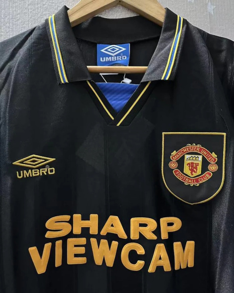 Koszulka Piłkarska Manchester United 1993/1995 Away Blcak Retro, BECKHAM, CANTONA, GIGGS, SCHOLES Koszulka Piłkarska Manchester United 1993/1995 Away Blcak Retro, BECKHAM, CANTONA, GIGGS, SCHOLES