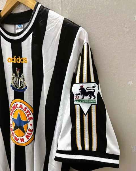 Koszulka Piłkarska Newcastle United 1997/1999 Home Retro, #9 Shearer, Liga Angielska Koszulka Piłkarska Newcastle United 1997/1999 Home Retro, #9 Shearer, Liga Angielska