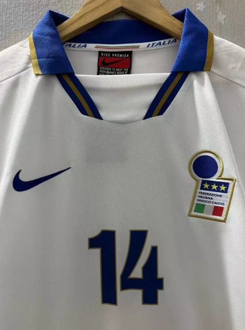 Koszulka Piłkarska Włochy Euro 1996 Away Retro, Del Piero, Maldini, Ravanelli Koszulka Piłkarska Włochy Euro 1996 Away Retro, Del Piero, Maldini, Ravanelli