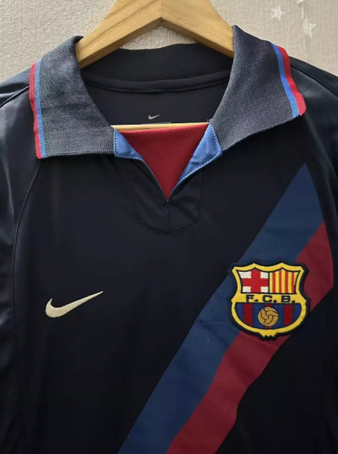 Koszulka Piłkarska FC Barcelona 2002/2003 3rd Retro, Ronaldinho Koszulka Piłkarska FC Barcelona 2002/2003 3rd Retro, Ronaldinho