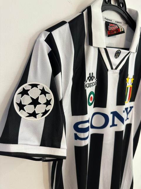 Koszulka Piłkarska Juventus Turyn 1995/1996 Home Retro, Del Piero, Vieri, Boksic Koszulka Piłkarska Juventus Turyn 1995/1996 Home Retro, Del Piero, Vieri, Boksic