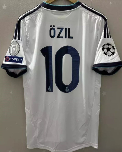 Koszulka Piłkarska Real Madryt 2012/2013 Home Retro, Ronaldo, Ozil Koszulka Piłkarska Real Madryt 2012/2013 Home Retro, Ronaldo, Ozil
