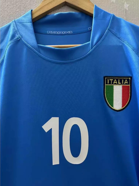 Koszulka Piłkarska Włochy MŚ 2002 Home RETRO, Totti, Del Piero, Vieri, Maldini Koszulka Piłkarska Włochy MŚ 2002 Home RETRO, Totti, Del Piero, Vieri, Maldini