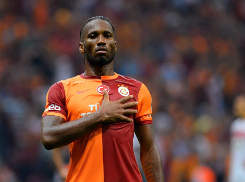 Koszulka piłkarska Galatasaray Stambuł 2013/2014 Home Retro Koszulka piłkarska Galatasaray Stambuł 2013/2014 Home Retro
