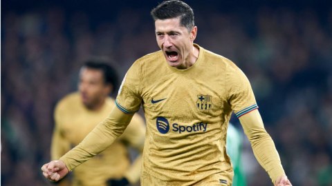 KOSZULKA PIŁKARSKA FC BARCELONA 2022/23 ZŁOTA MECZOWA KOSZULKA PIŁKARSKA FC BARCELONA 2022/23 ZŁOTA MECZOWA