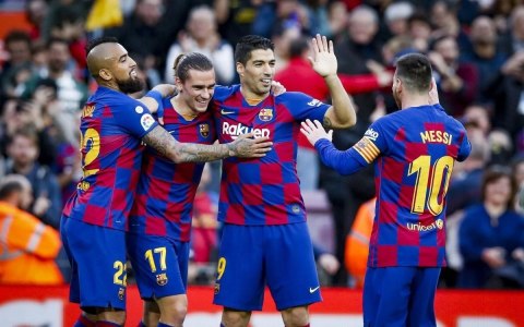 Koszulka Piłkarska FC Barcelona 2019/2020 Home Retro Koszulka Piłkarska FC Barcelona 2019/2020 Home Retro